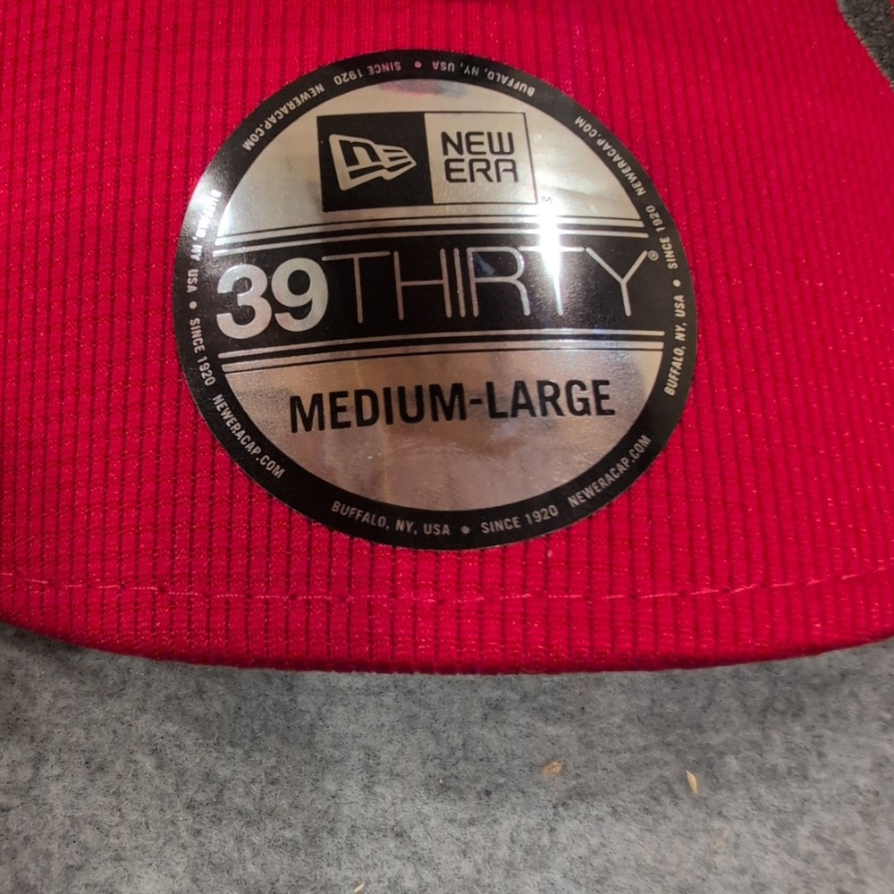 New Era 39THIRTY Tampa Bay Buccaneers NFL Hat Red Stretch Fit M/L 2021 Sideline - Picture 4 of 7